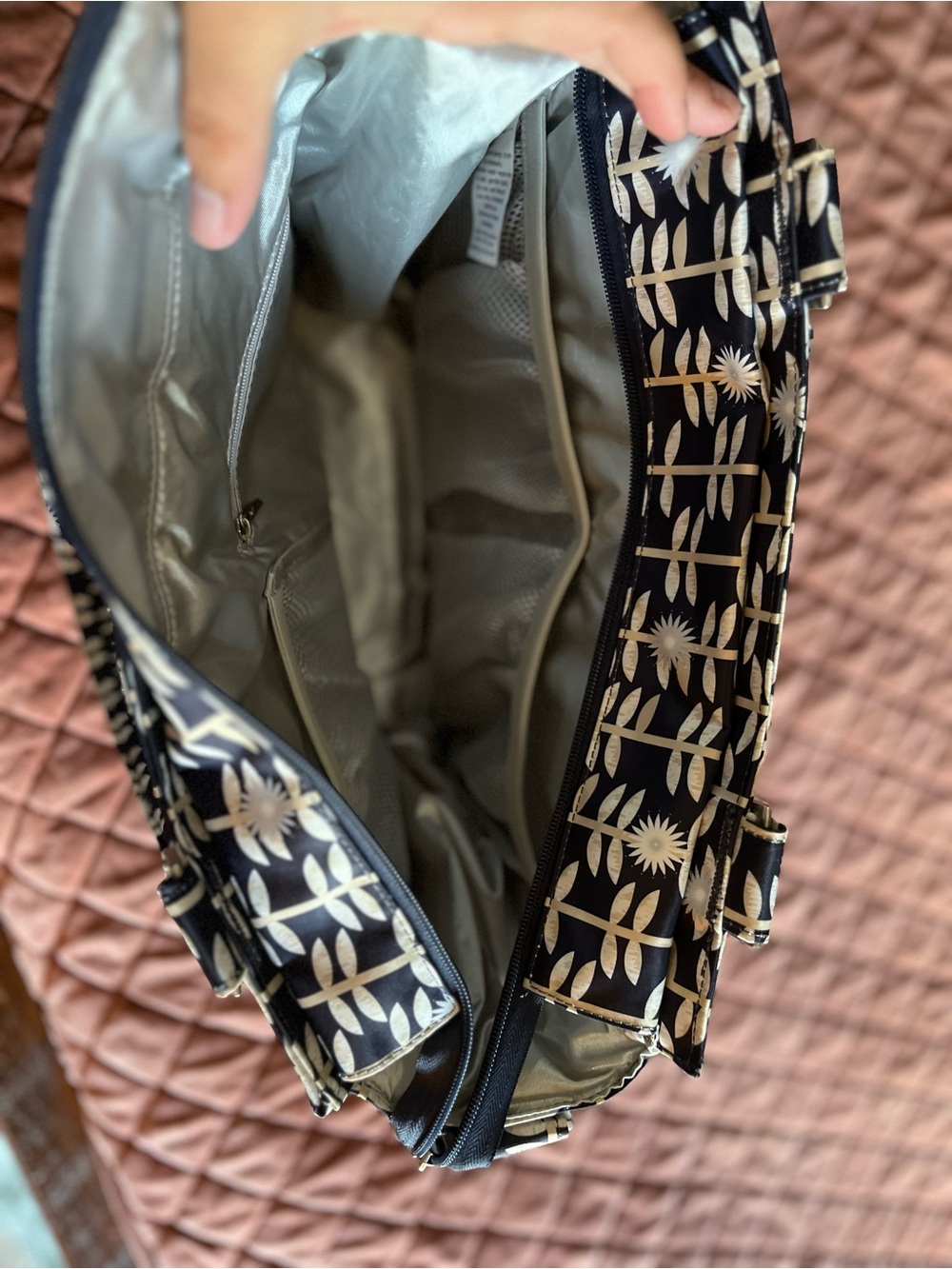JuJuBe Be Classy diaper bag in the "Dandy Lines" print NEW without tags - Picture 8 of 15